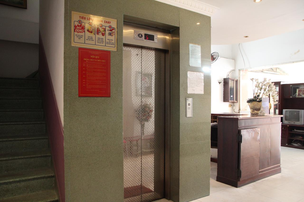 Ngan Long Hotel Ho Chi Minh-stad Buitenkant foto