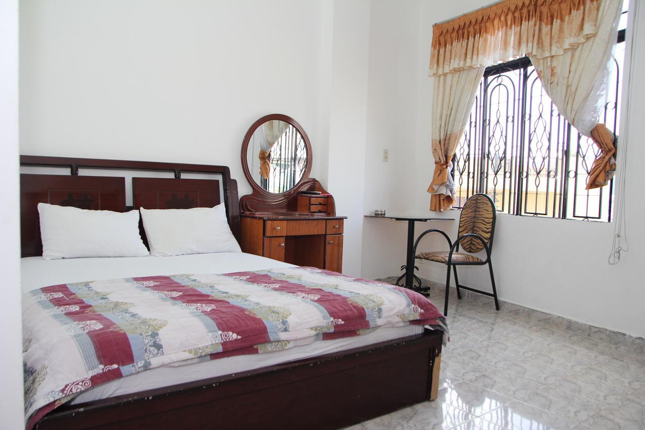 Ngan Long Hotel Ho Chi Minh-stad Buitenkant foto