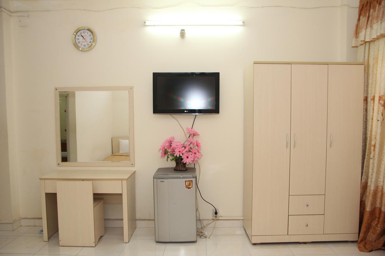 Ngan Long Hotel Ho Chi Minh-stad Buitenkant foto